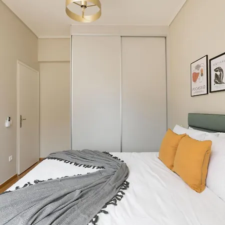 Beaming 2br In Paleo Faliro By Upstreet